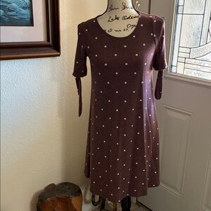 Polka Dot Magenta Colored Dress With Slit & Tie Sleeves.